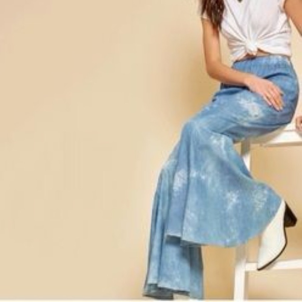 Savanna Jane Pants Womens Small High Rise Bell Bottom Flare Tie Dye Blue Ruffled